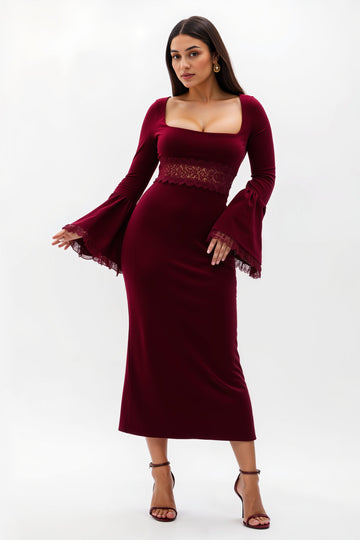 Robe longue de soirée de vacances en velours fourreau bordeaux avec appliques